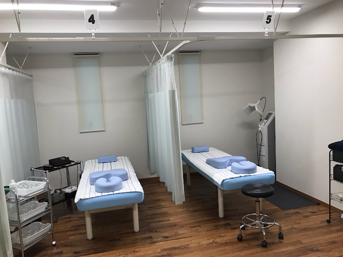 明るい施術室